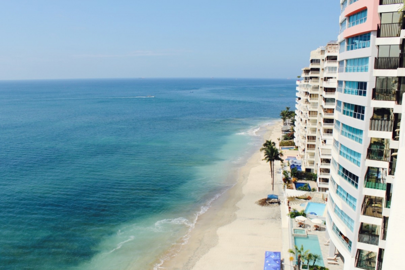 chambre-hote-FONTAN-min_beach_ocean_shore_hotel_palm_tree-33726